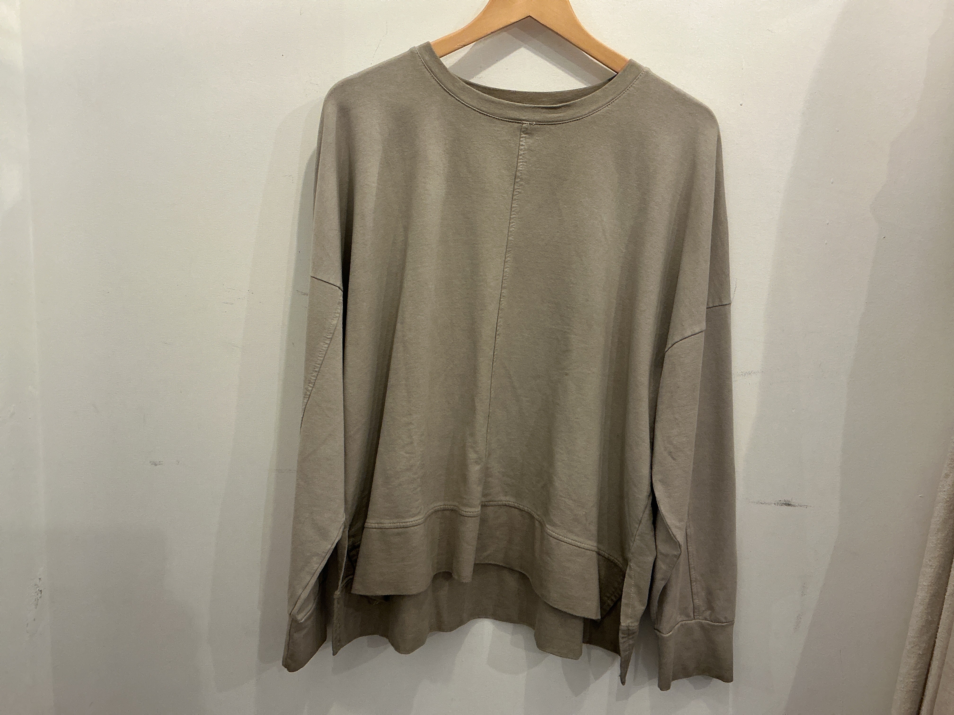 Jensen Distressed Sweatshirt with side splits in Taupe Distressed