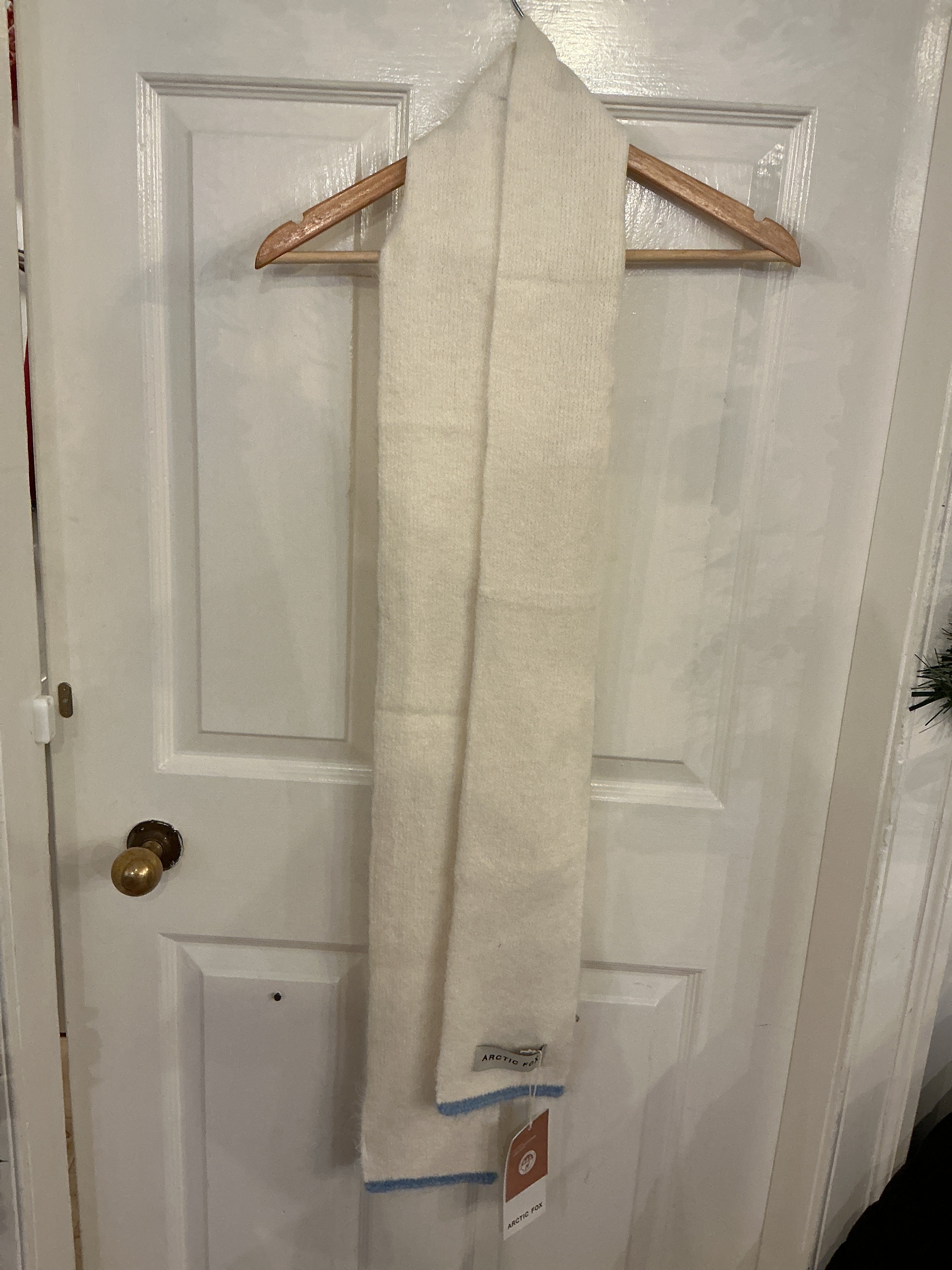 Alpaca Skinny Scarf in White