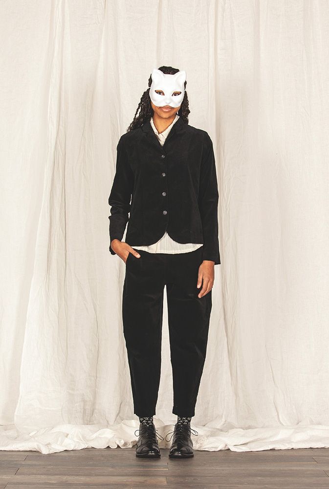 Adel Velvet Fitted Jacket in Black