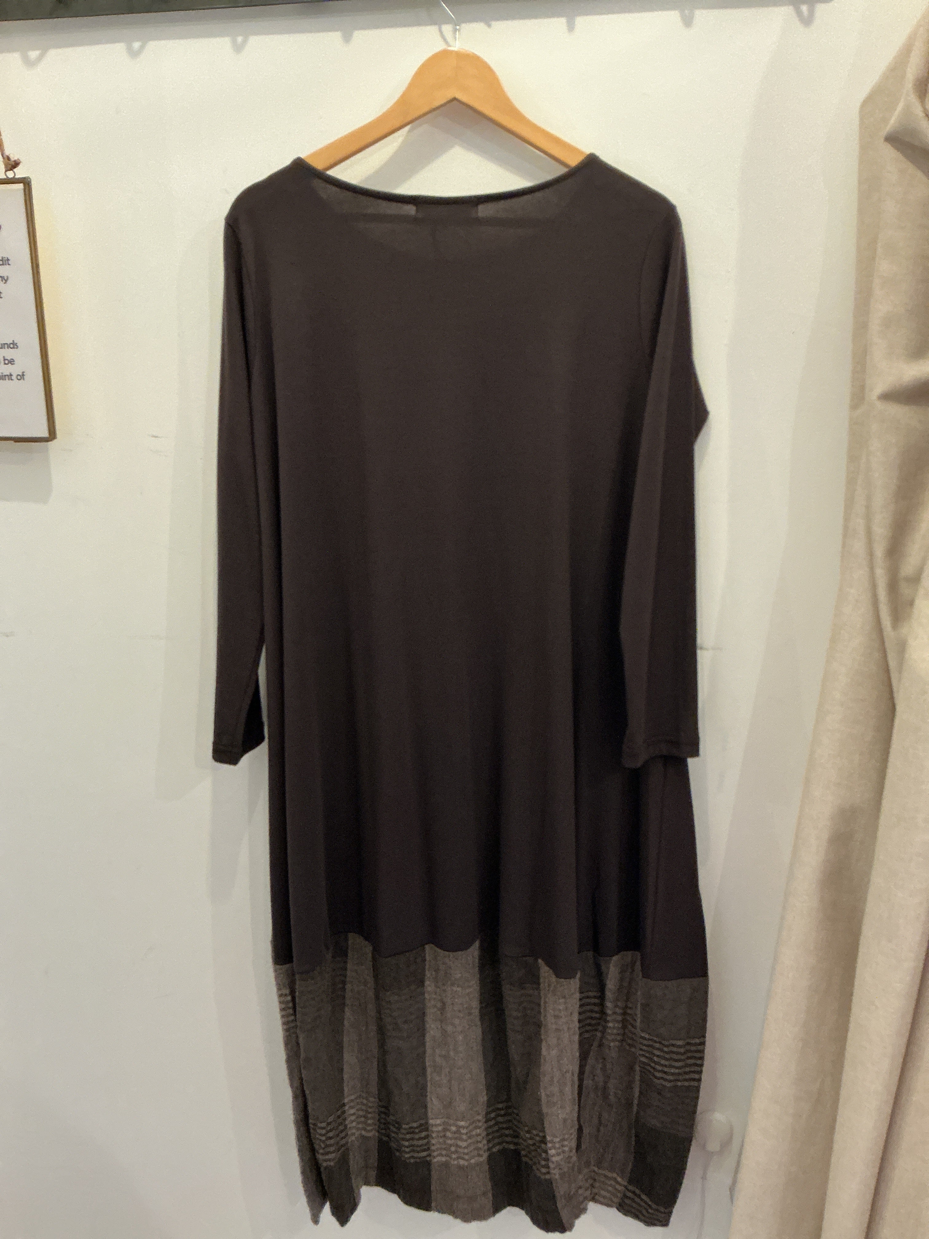 Metti 100% Jersey Cotton Dress in Pale/Dark Brown Check