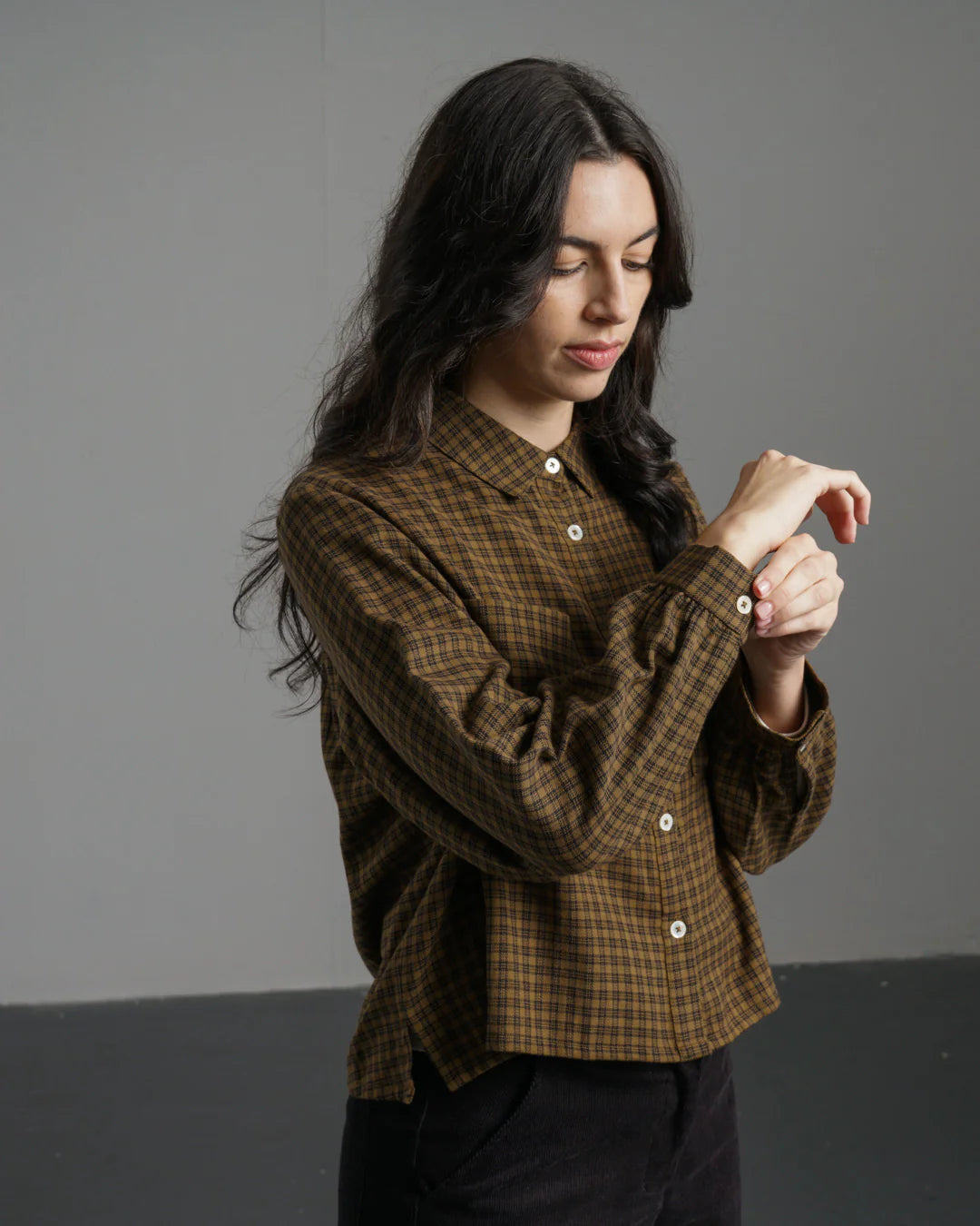 Ada Cropped Blouse in Brown Flannel Check