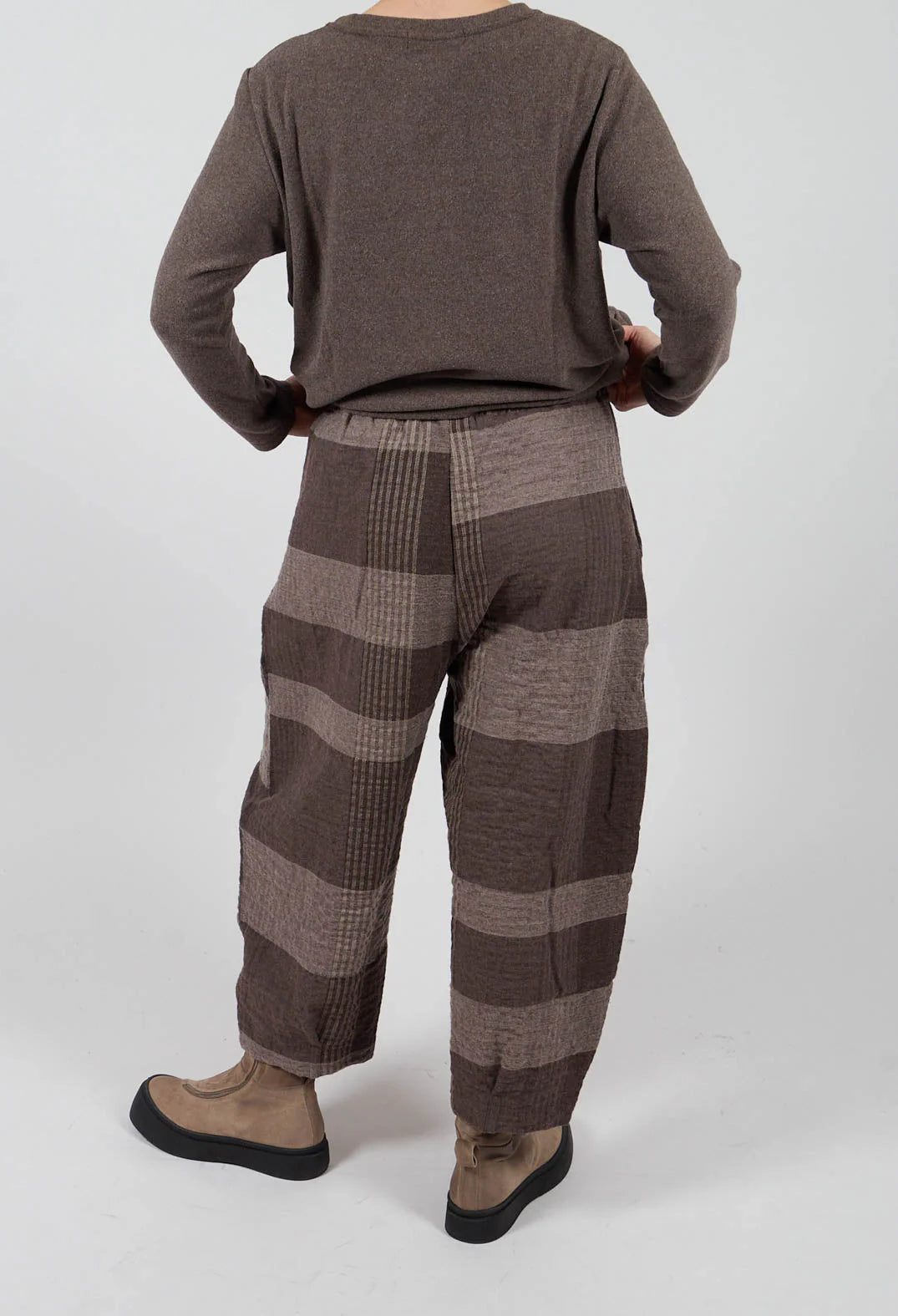 Bianco S 100% Cotton Dart Trousers in Pale/Dark Brown check
