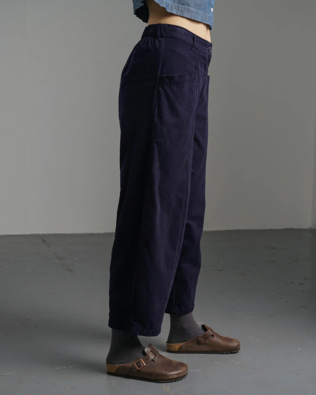 Lorren Barrel Leg Cord Trousers in Navy