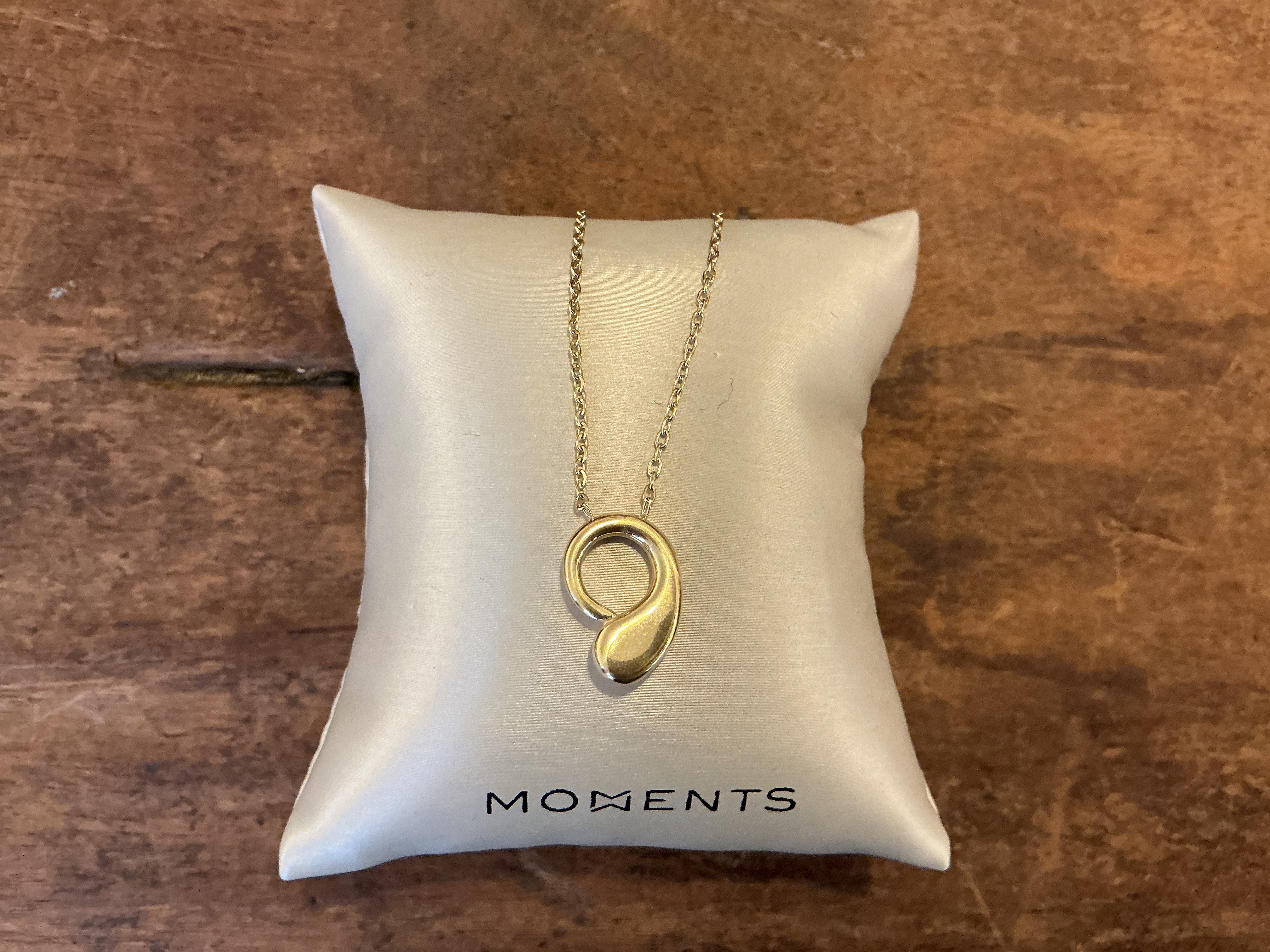 Moments Gold Pendant