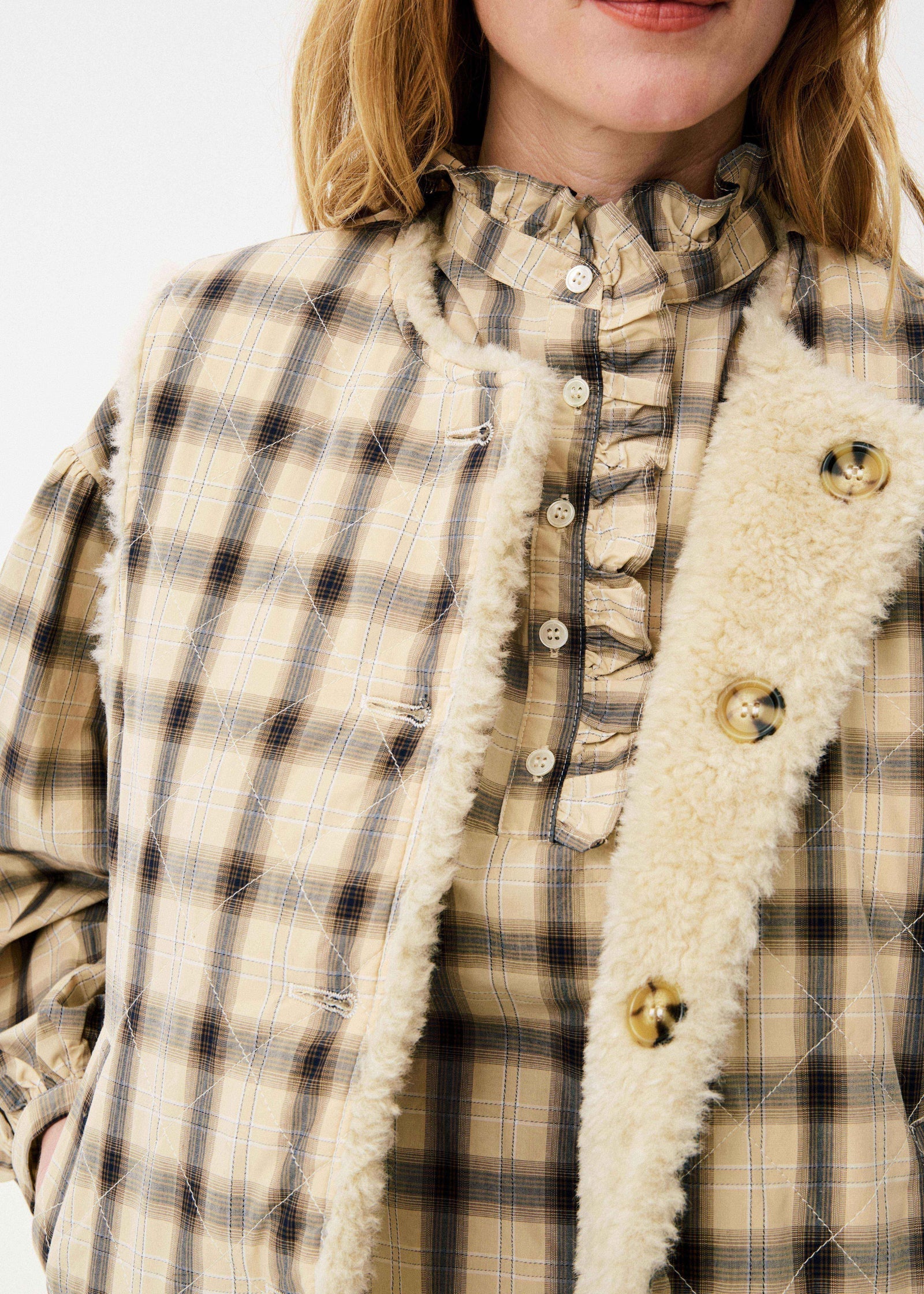 Alicia Gilet in Beige