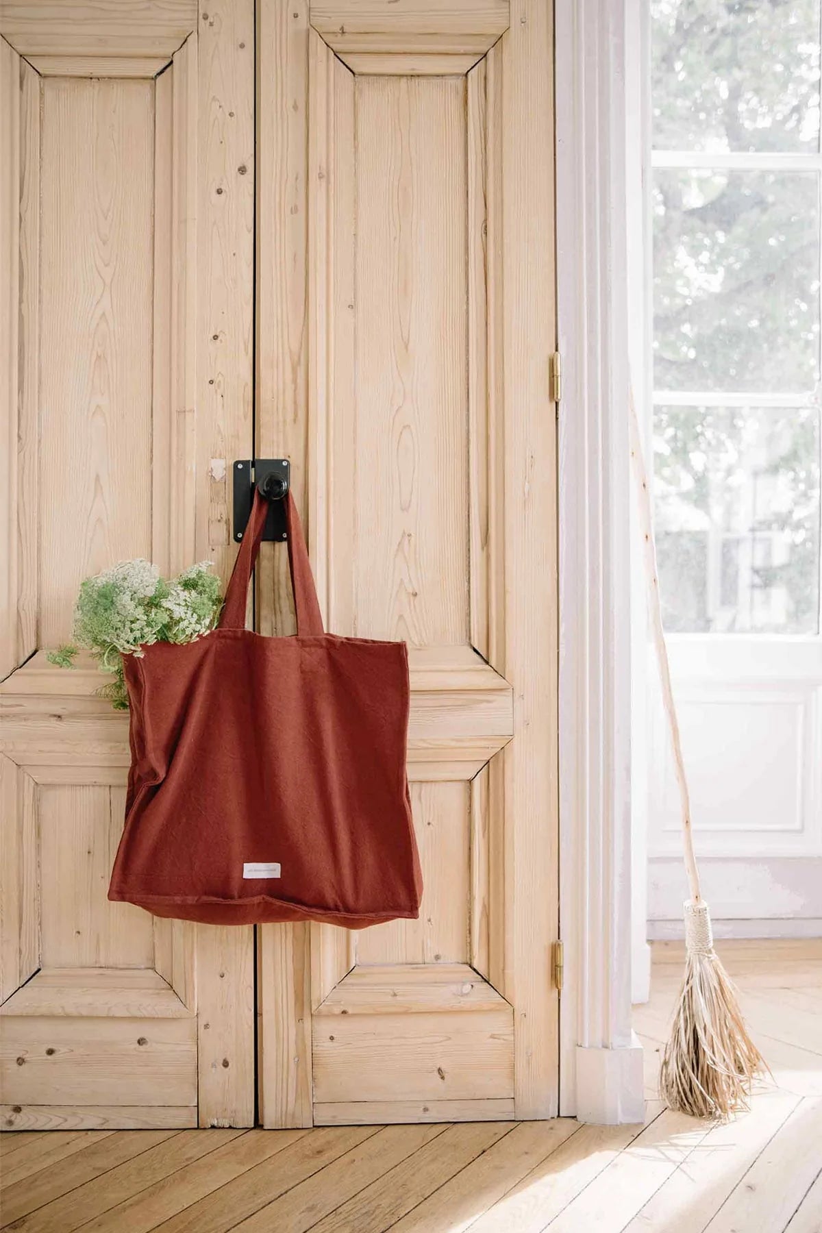 Les Pensionnaires Large Organic Cotton Tote Bag in Rust Red