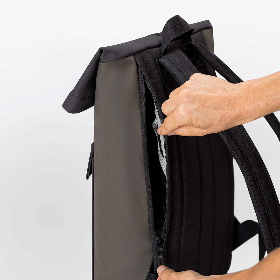 Jasper Medium in Black-Dark Grey