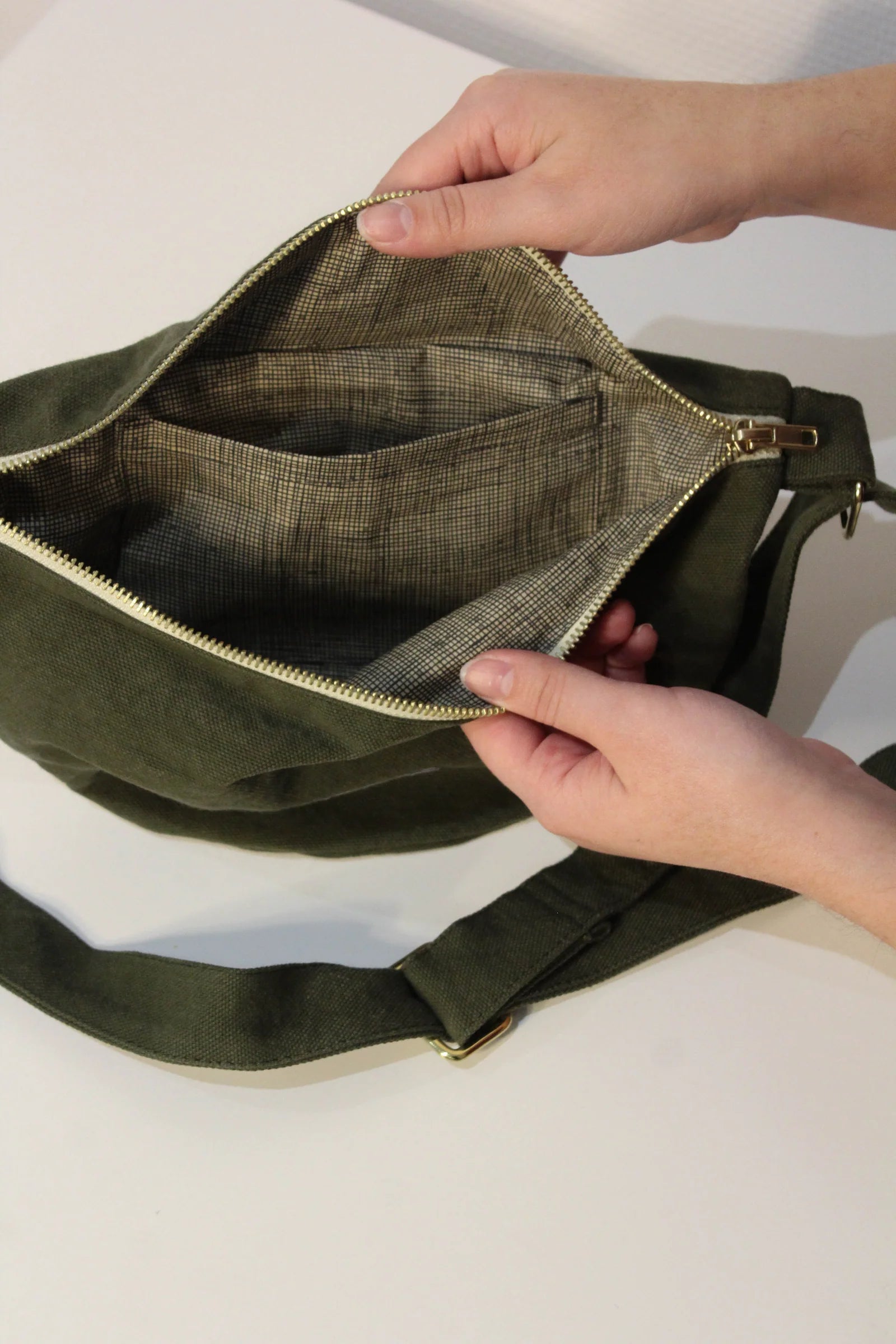 Les Pensionnaires Banana bag Organic Cotton in Caper Green