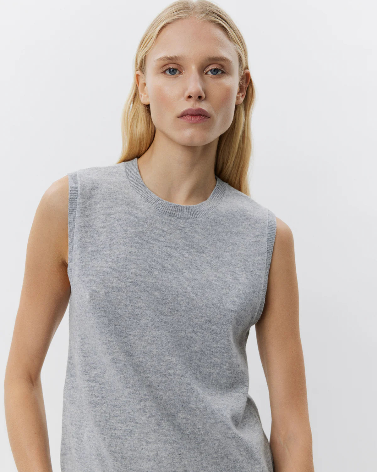 100% Merino Sleeveless Vest in Grey Melange