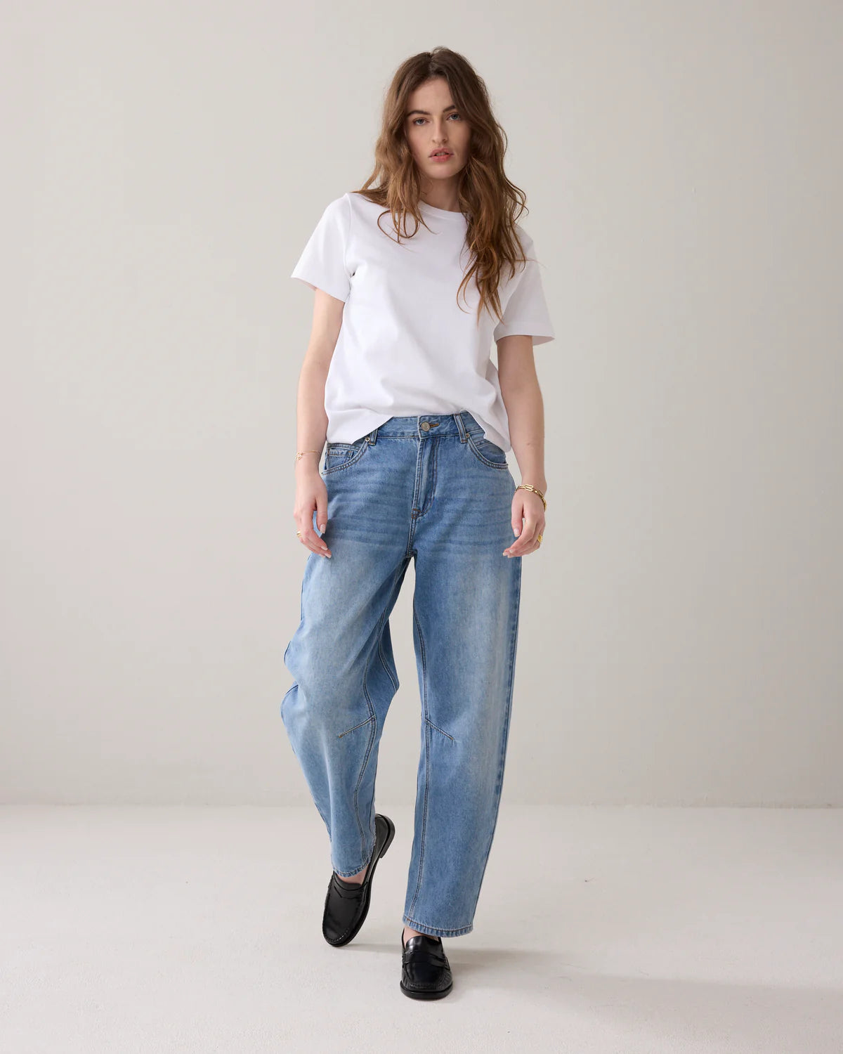 Barrel Leg Jeans in Vintage Blue