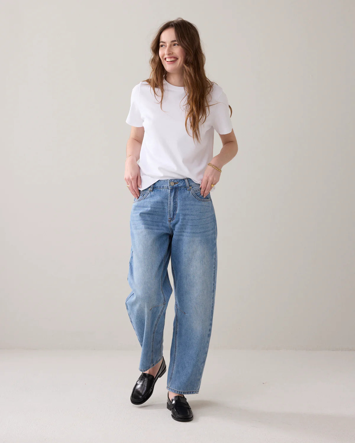 Barrel Leg Jeans in Vintage Blue