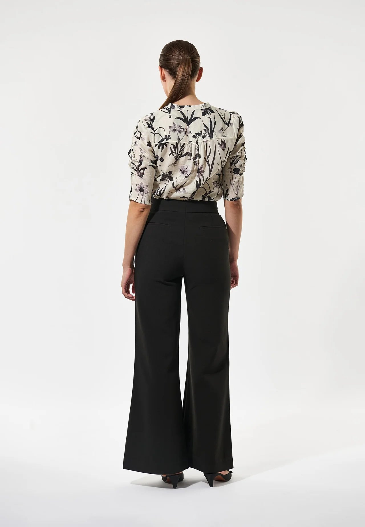 100% Linen Rafaela Blouse in Flower Seeds