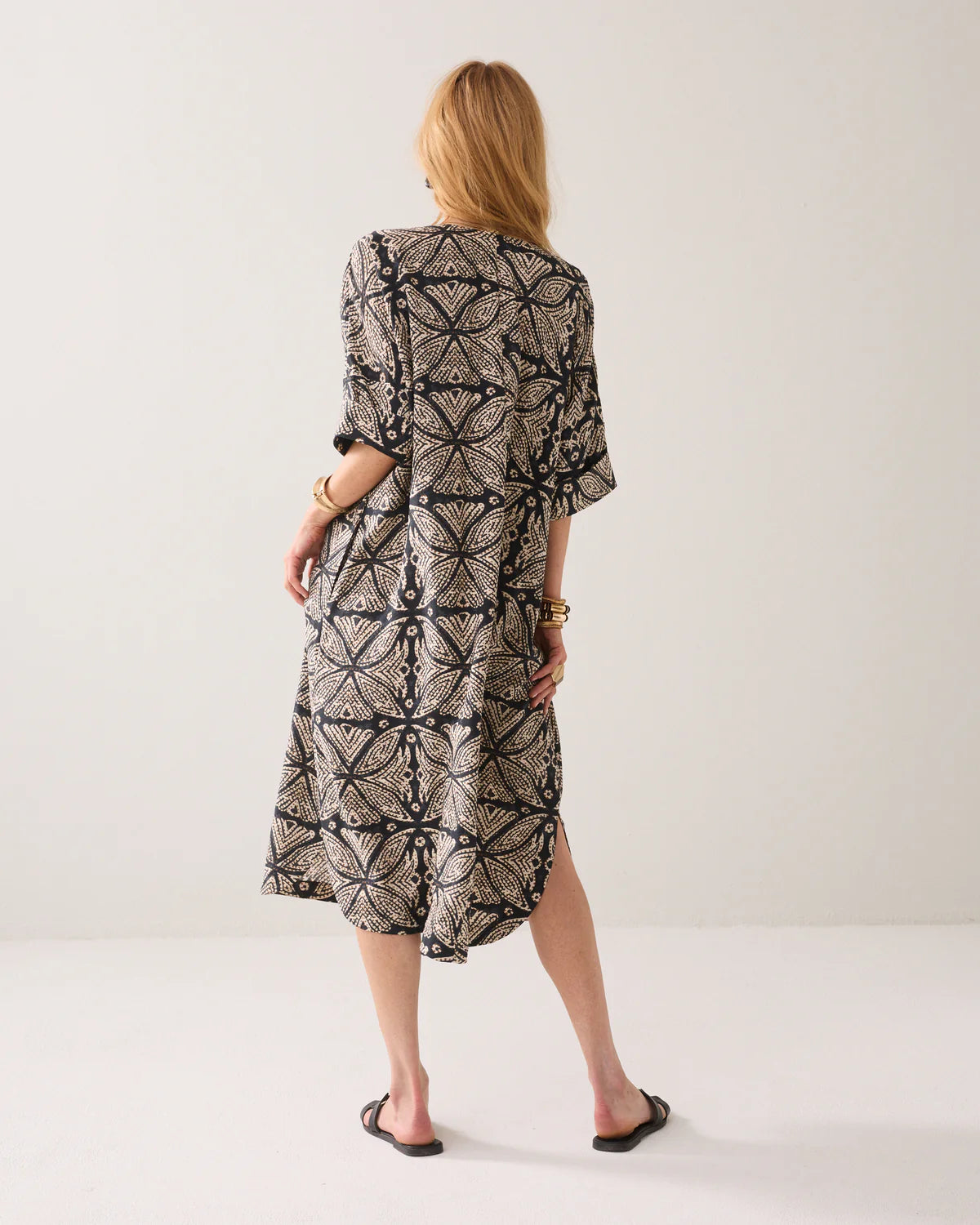 100% Viscose Mid Length Dress with pockets in brown/black print