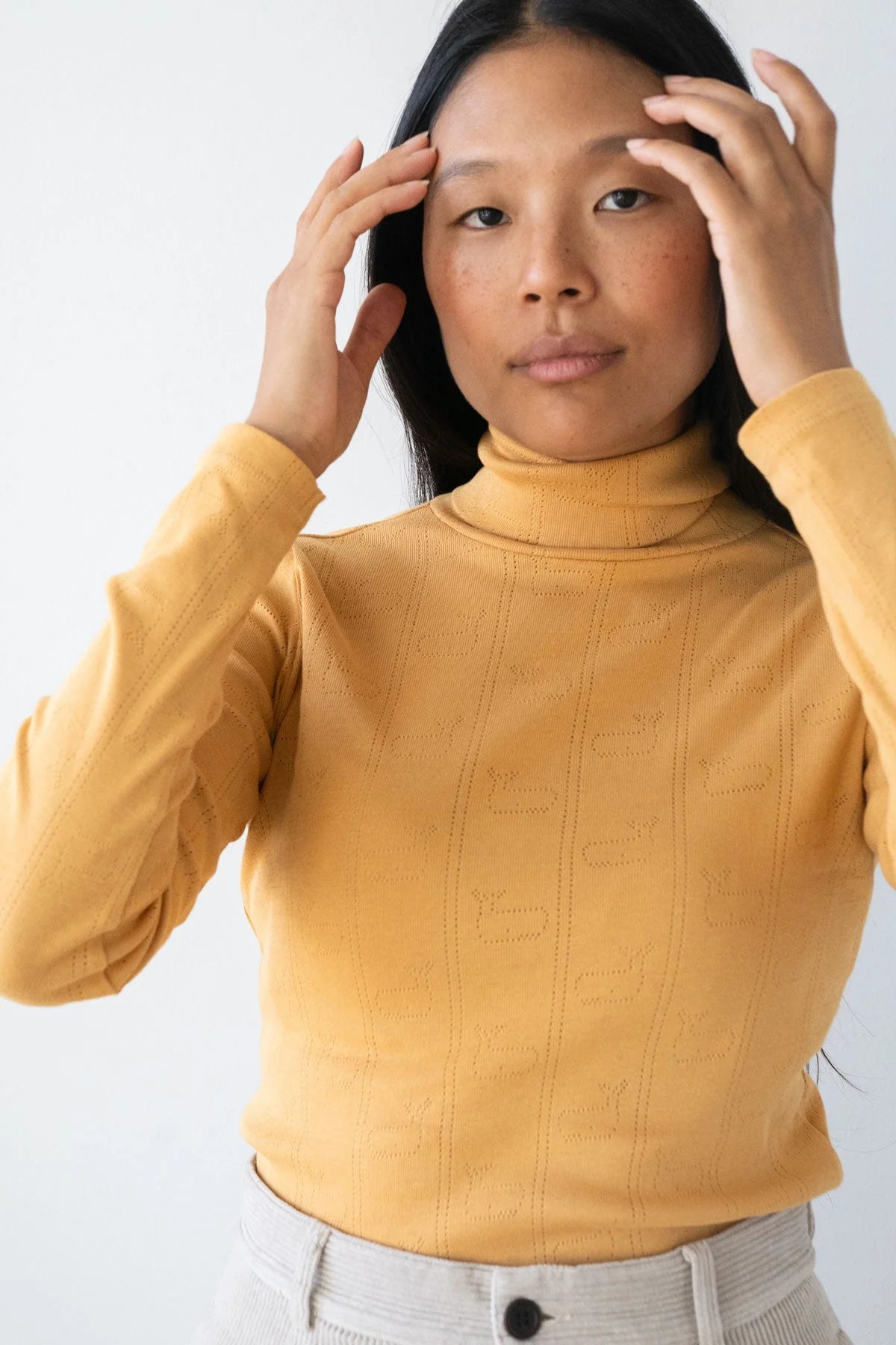 Grabow Turtleneck in Whales Mustard