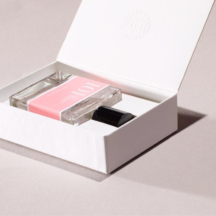 Eau de parfum 101 with rose, sweet pea and white cedar | 30ml