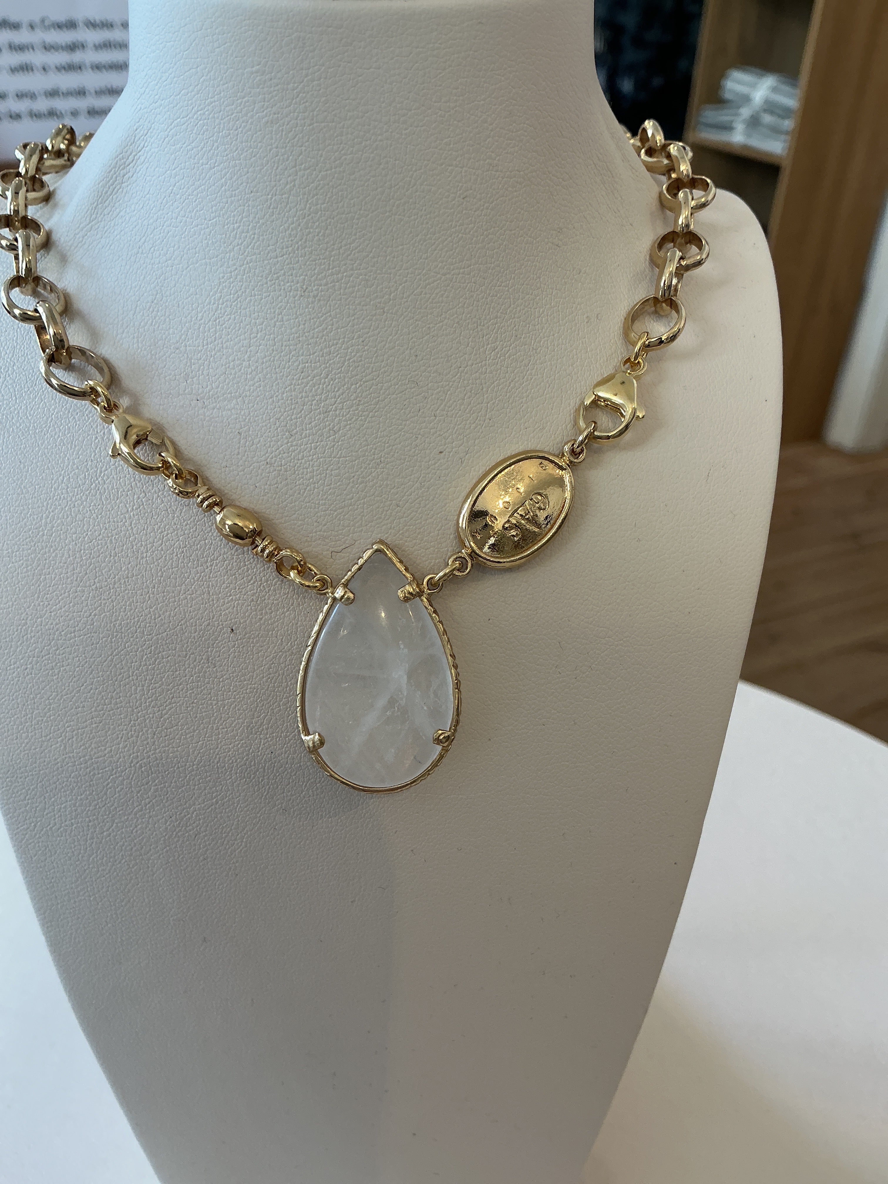 Collier Billy necklace with white pendant