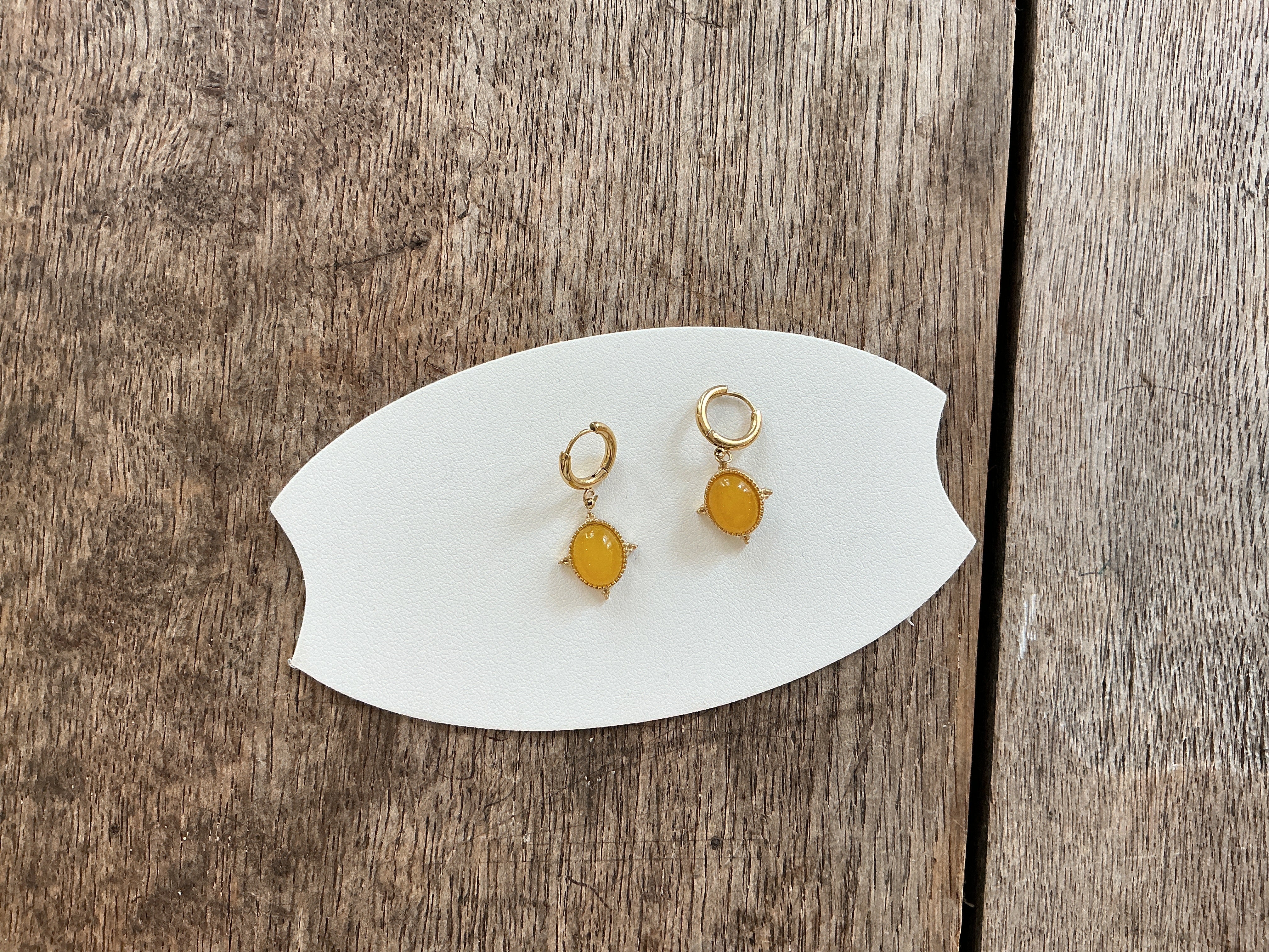 Moments Scarlett earrings in Yellow