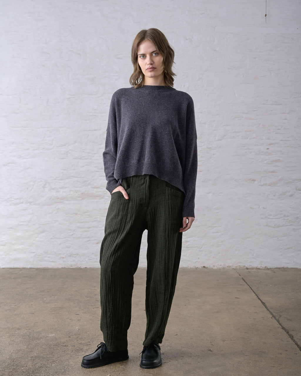 Lorren Barrel leg trousers in Check Green