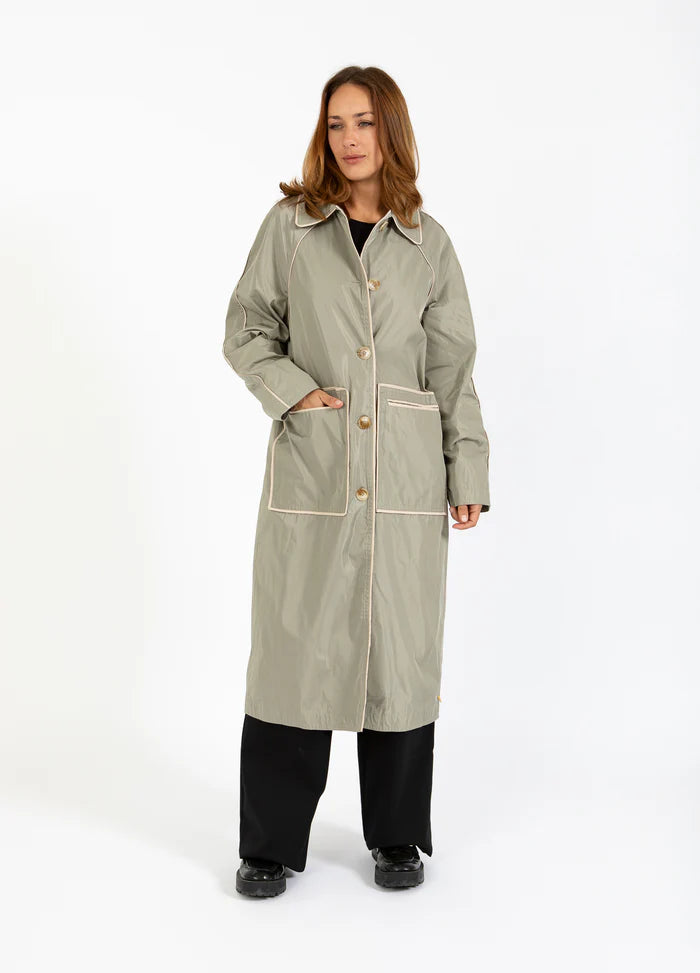 Binded Trenchcoat in Beige with Cream Piping