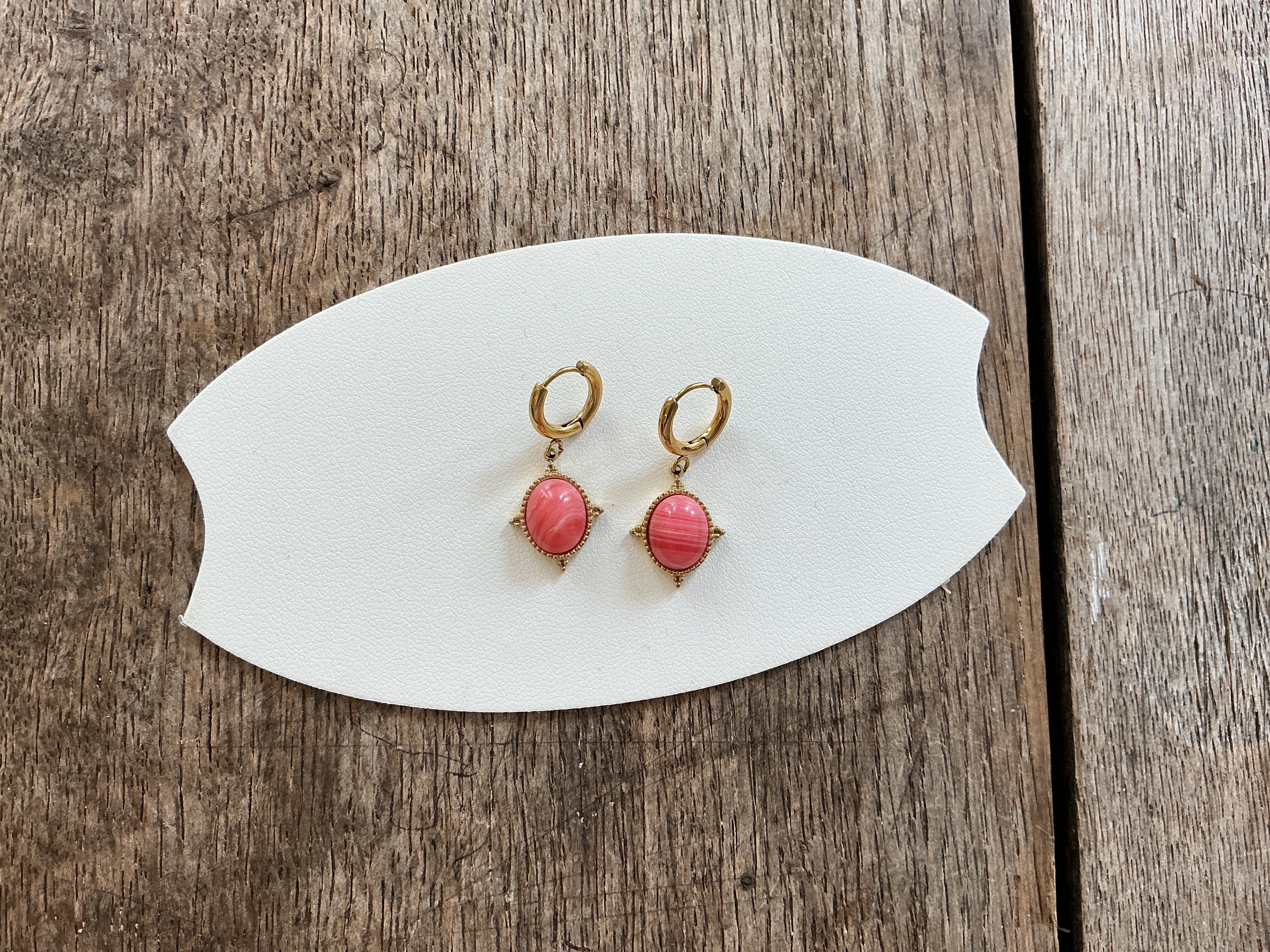 Moments Scarlett earrings in Pink