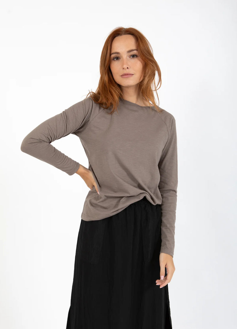 Long Sleeve T-Shirt in Dark Mud