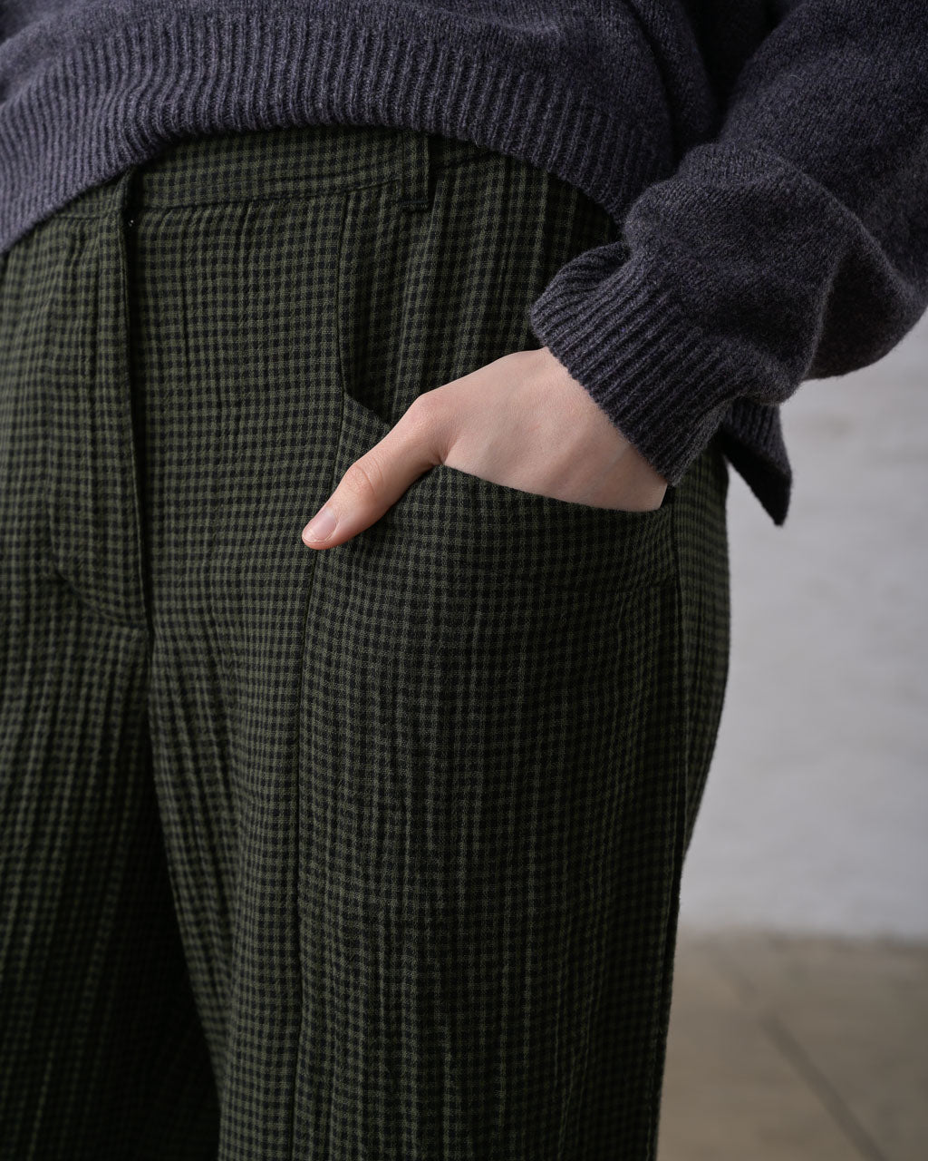 Lorren Barrel leg trousers in Check Green