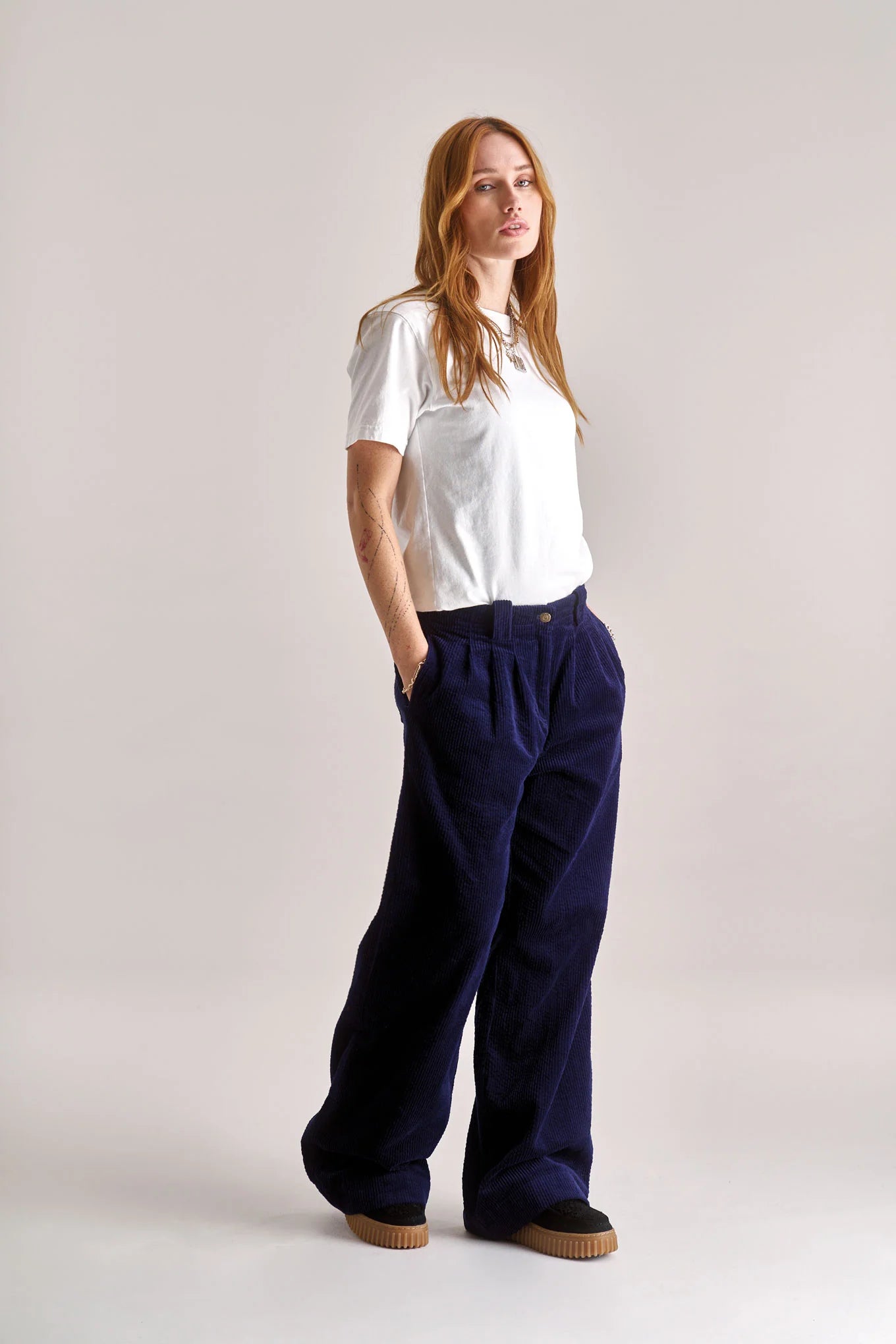 Lola organic cotton trousers in Navy