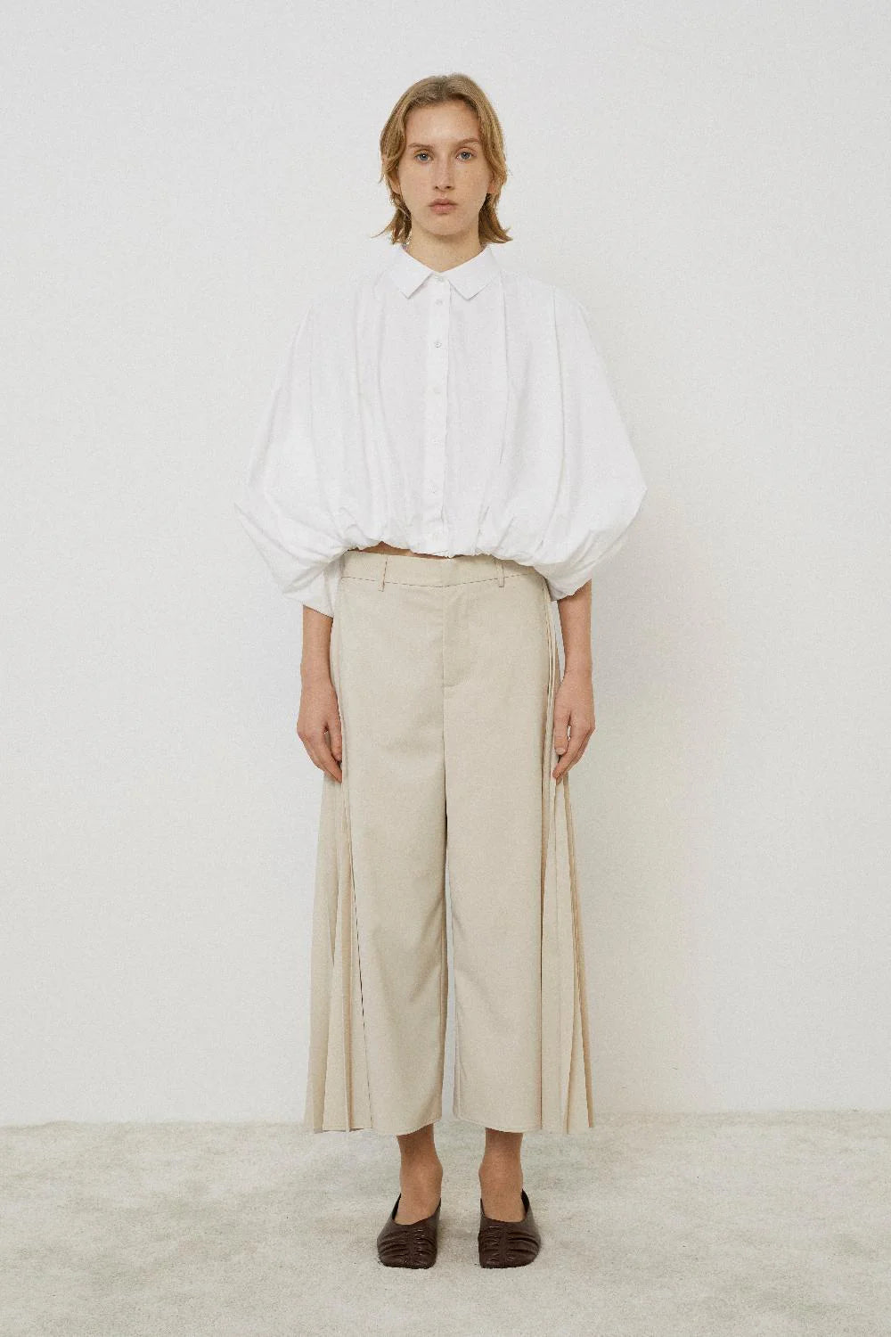 Short Balloon Shirt in Off White