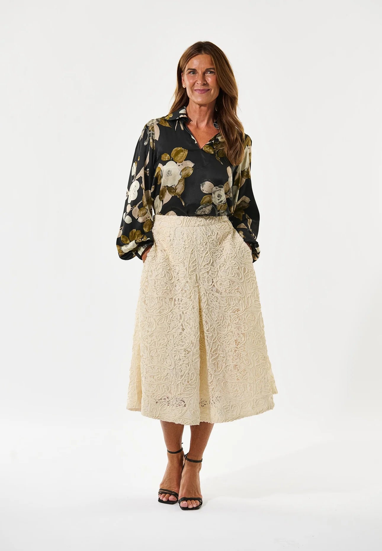 KikkiDEA 100% Silk blouse in Daria