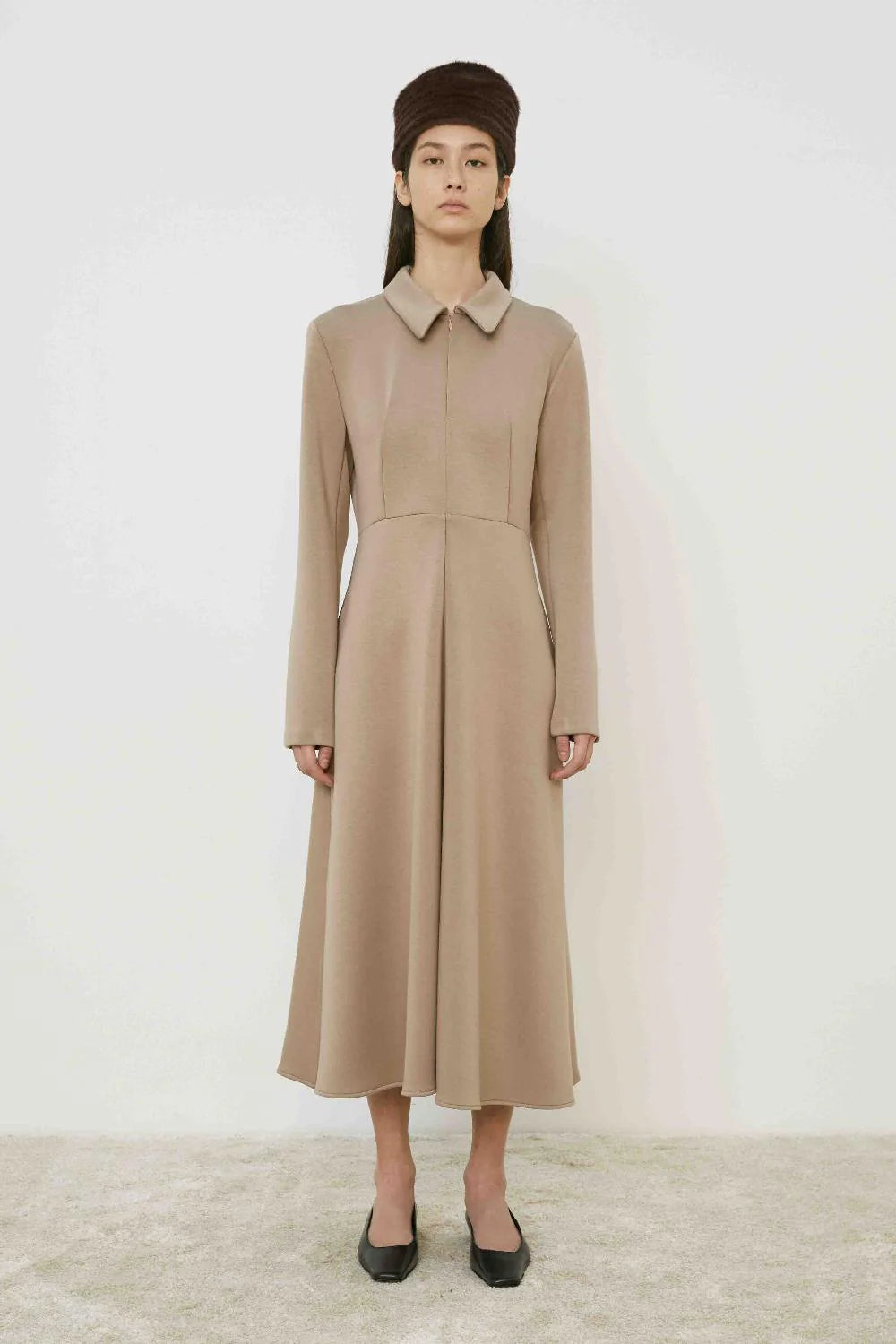 Long dress with Collar in Sesame