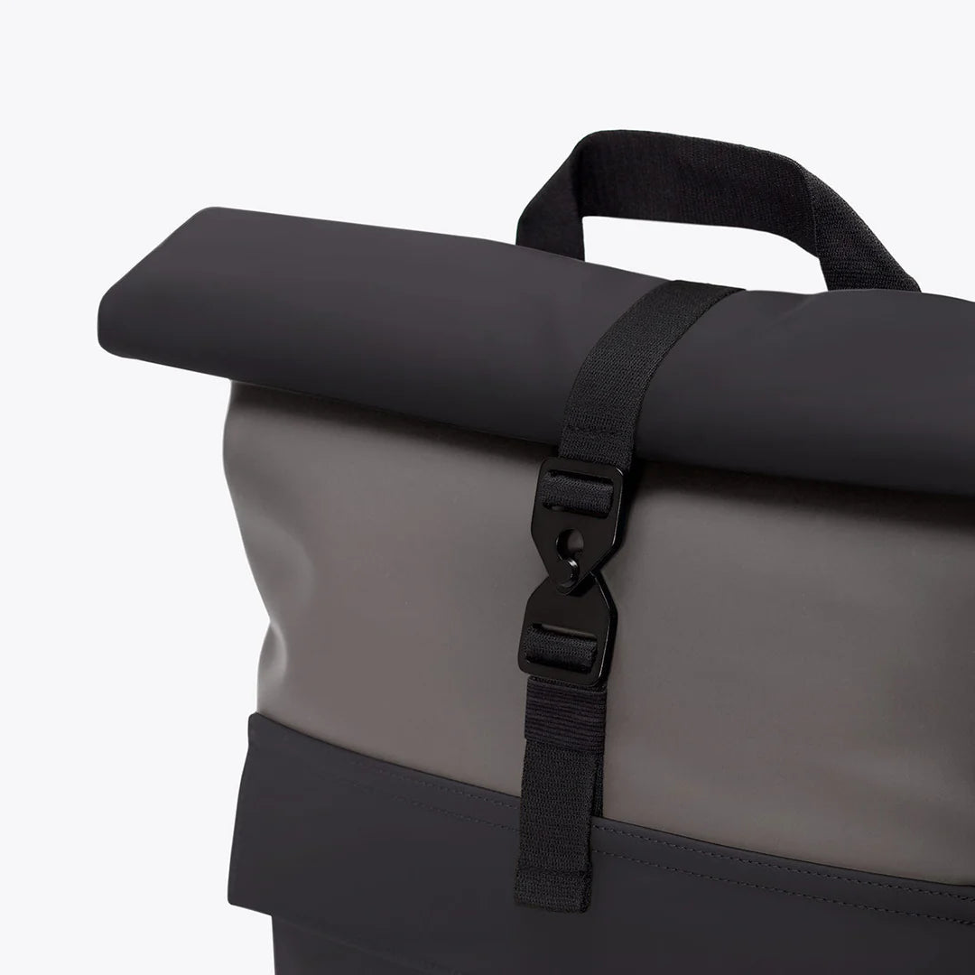 Jasper Medium  in Black-Dark Grey