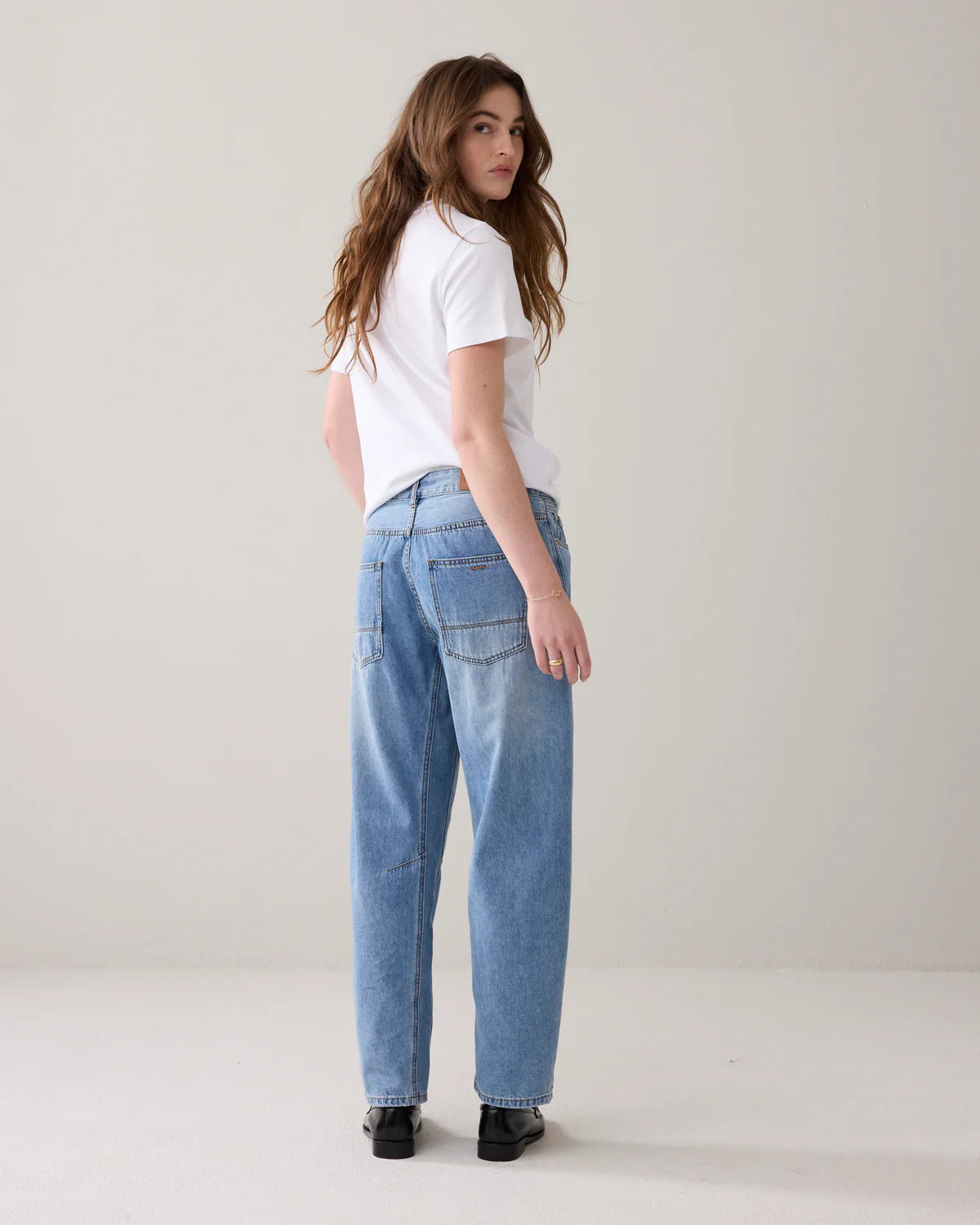 Barrel Leg Jeans in Vintage Blue