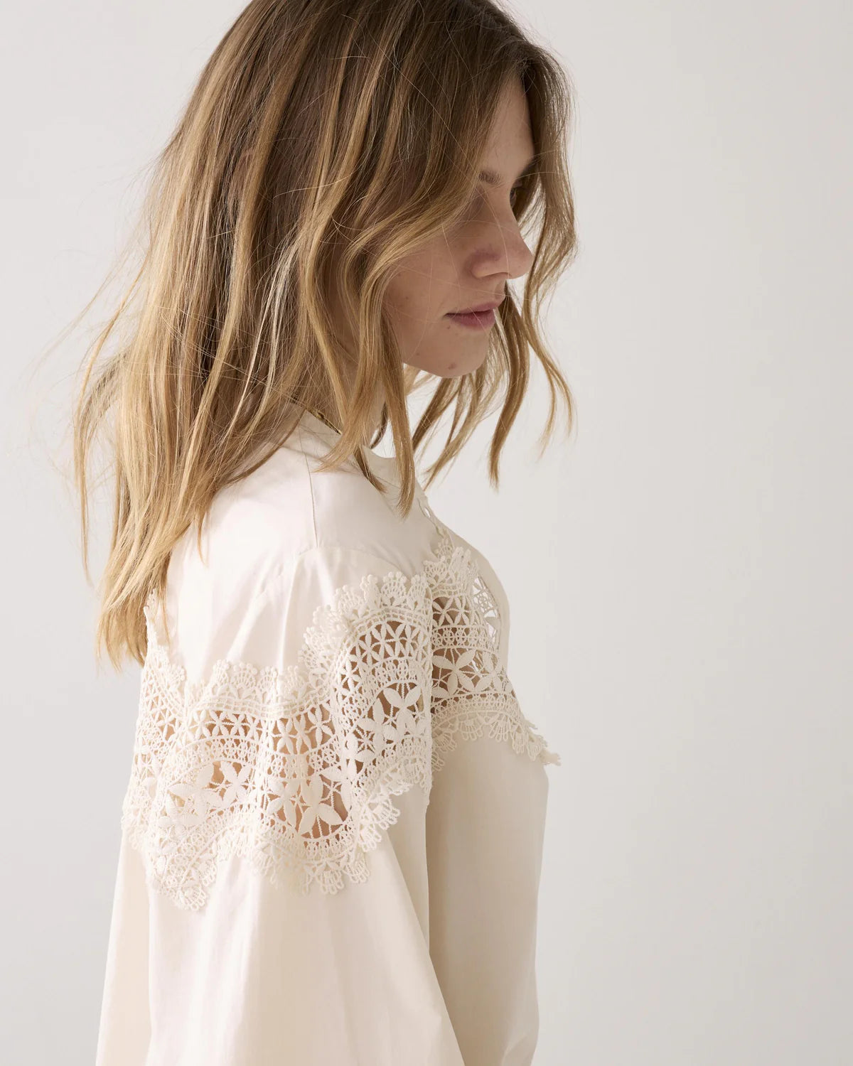 100% Crisp Cotton Poplin Boxy Shirt in Creme