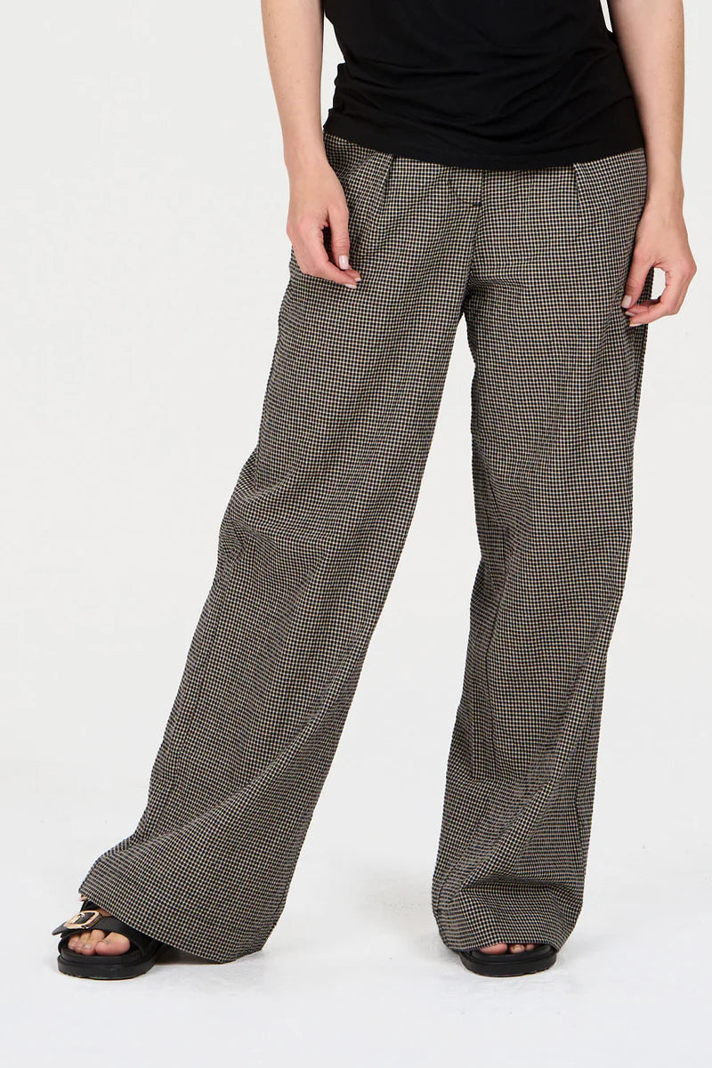 100% Organic Cotton Lola Trousers in White/Black Check
