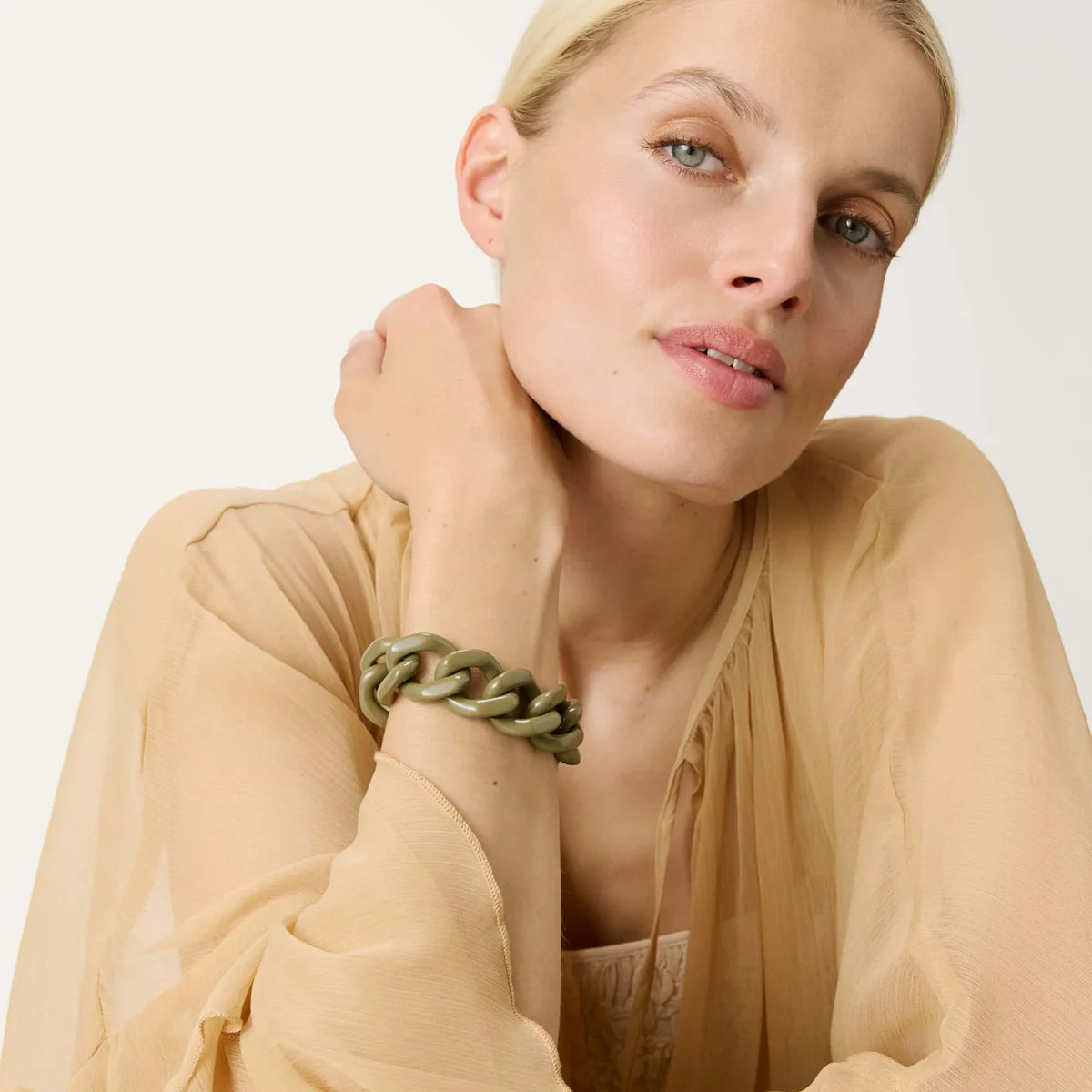 Flat Chain Bracelet in Light Olive