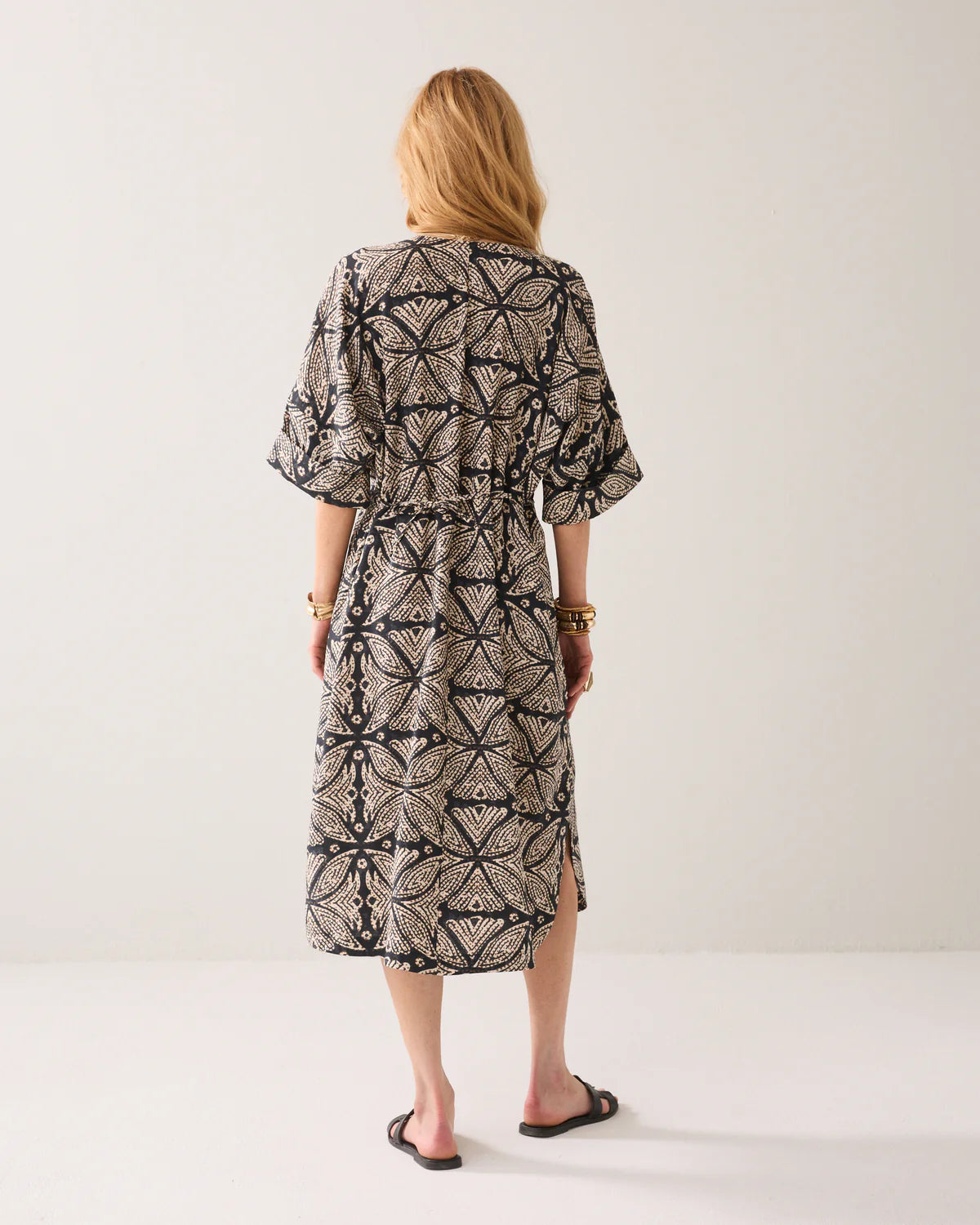 100% Viscose Mid Length Dress with pockets in brown/black print