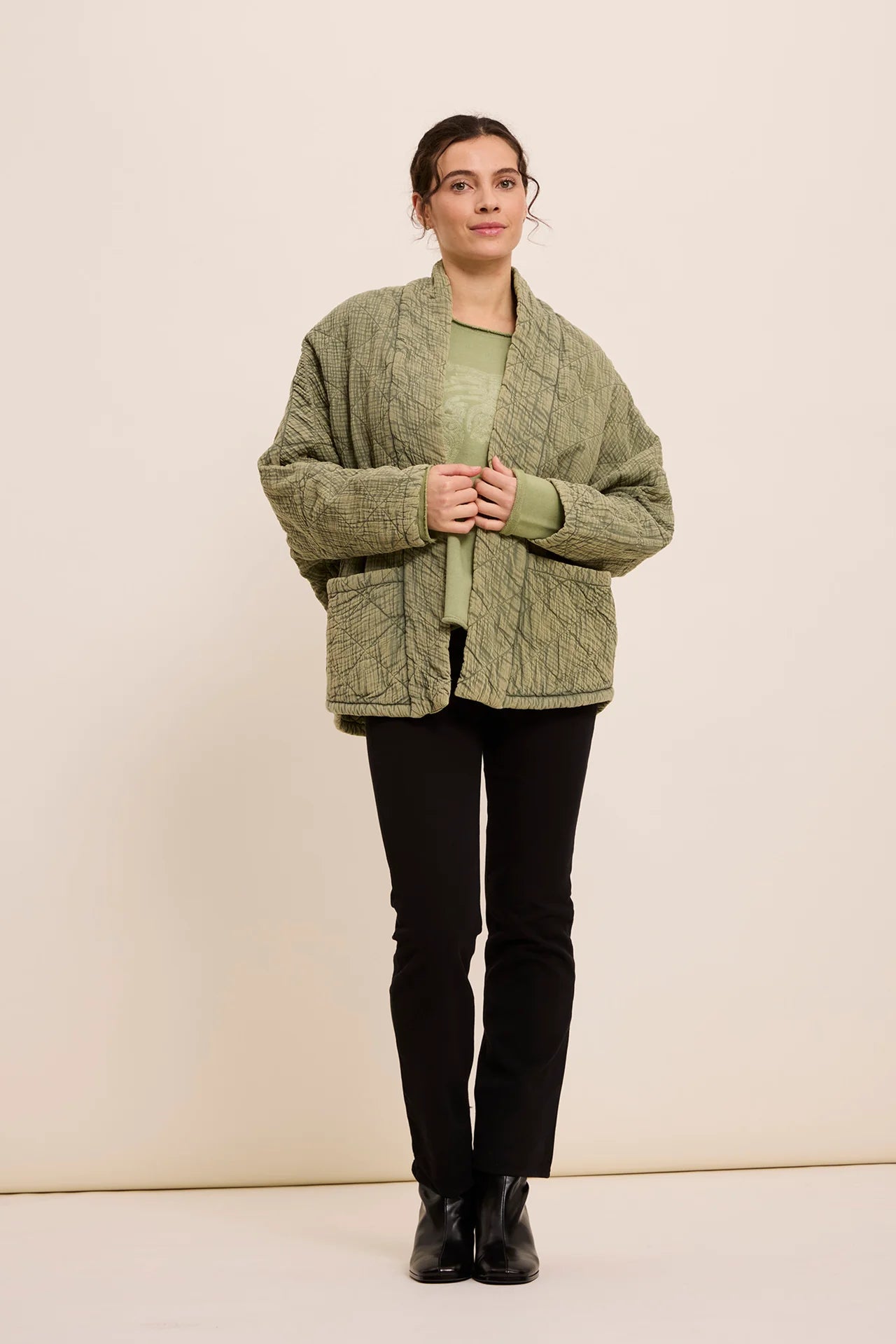 100% Cotton Quilted Vitoria Kimono Jacket in Lichen