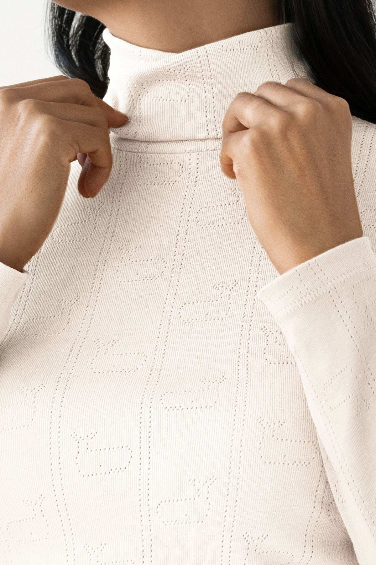 Grabow Turtleneck in Whales Ecru