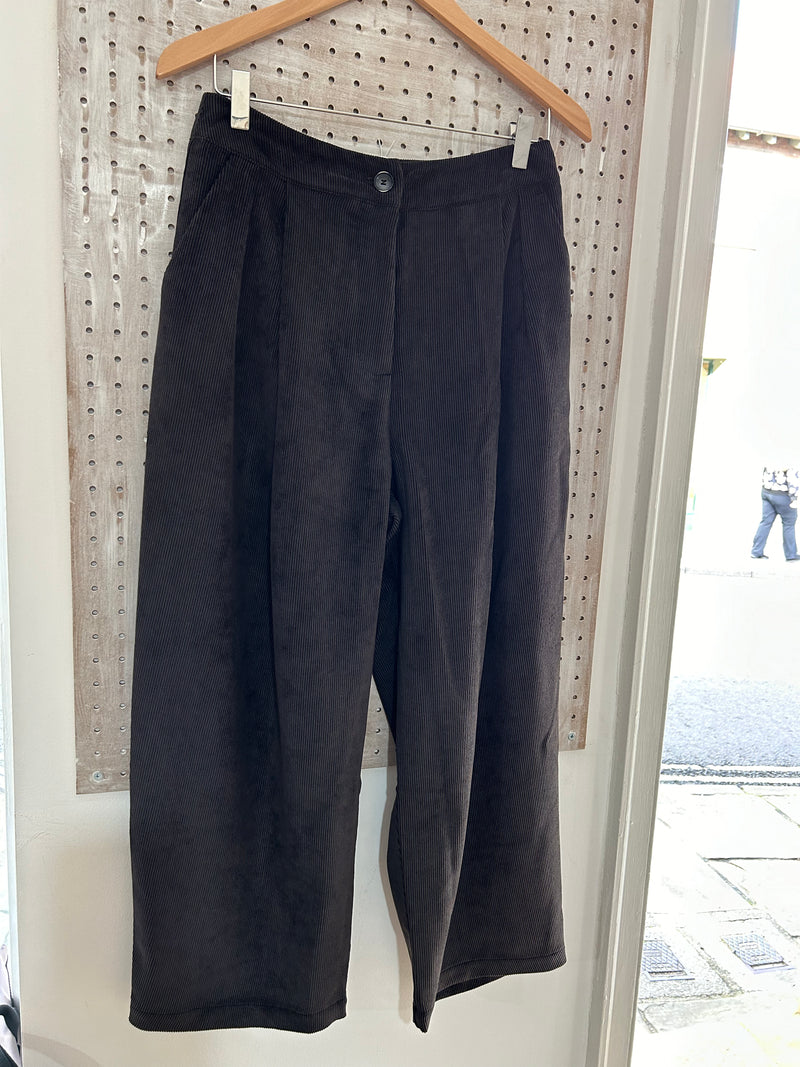 100% Cotton Neona Trousers in Brown Needlecord