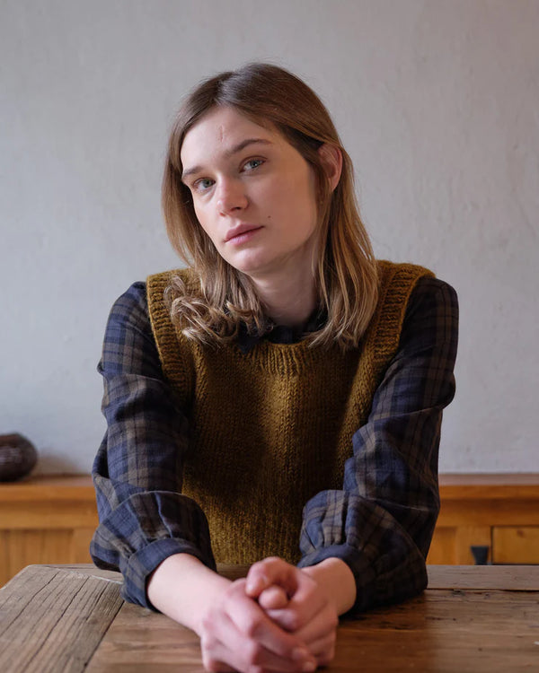 Heather Knitted Vest in 90% Wool and Mohair in Whisky