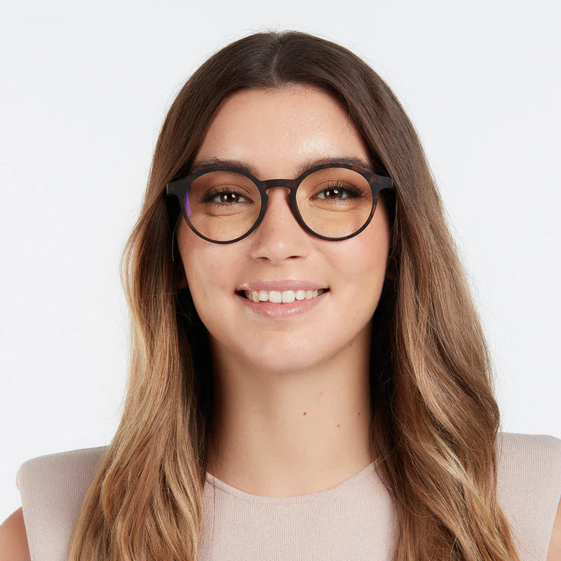 Le Marais Round Frame Reading Glasses in Tortoise