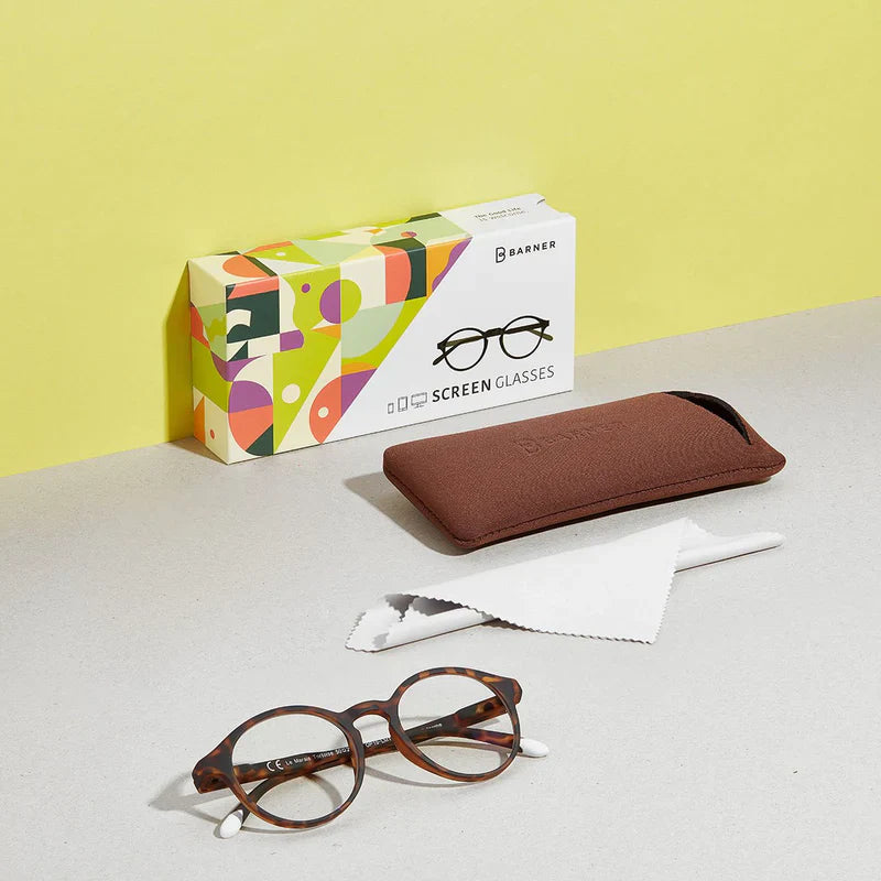 Le Marais Round Frame Reading Glasses in Tortoise